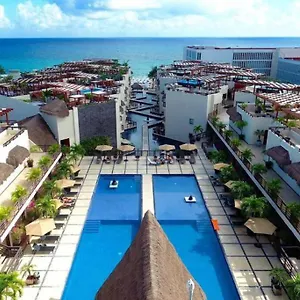  Apartamento Coastal Serenity: Mangrove View Studio