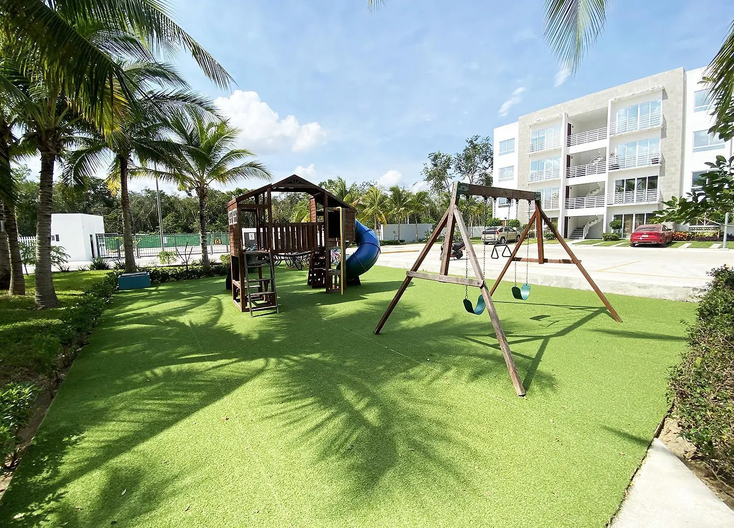 Espacio Amazonia - Gym, Alberca Grande, Padel Playa del Carmen Mexico