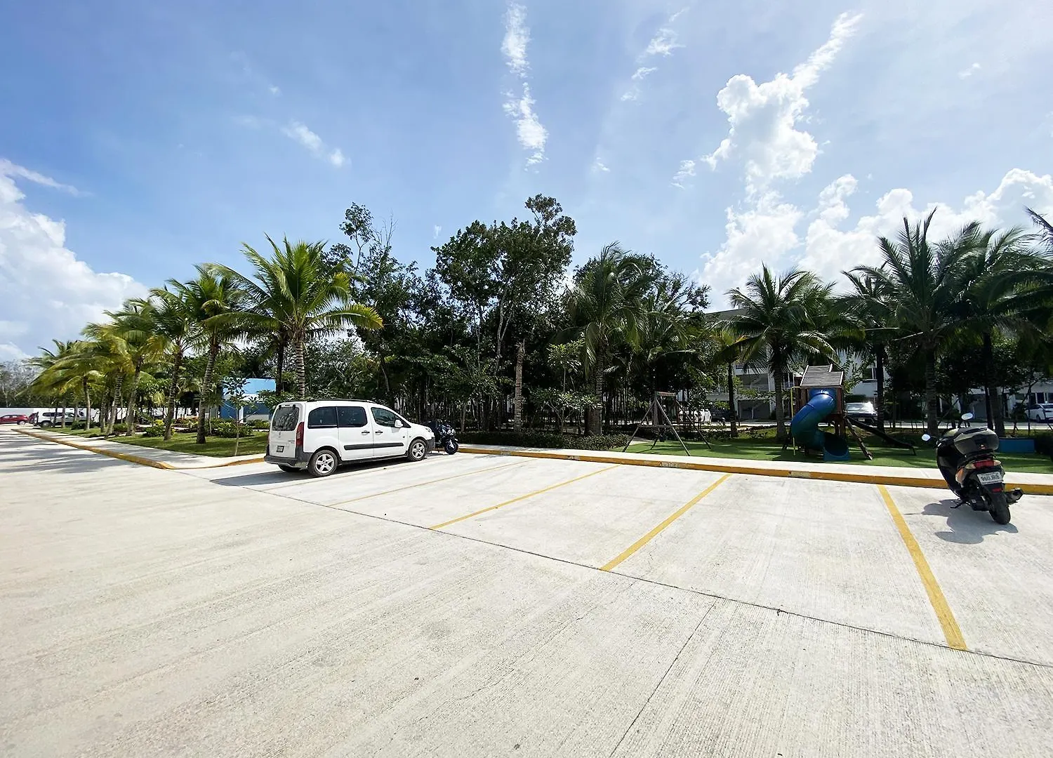 Espacio Amazonia - Gym, Alberca Grande, Padel Playa del Carmen